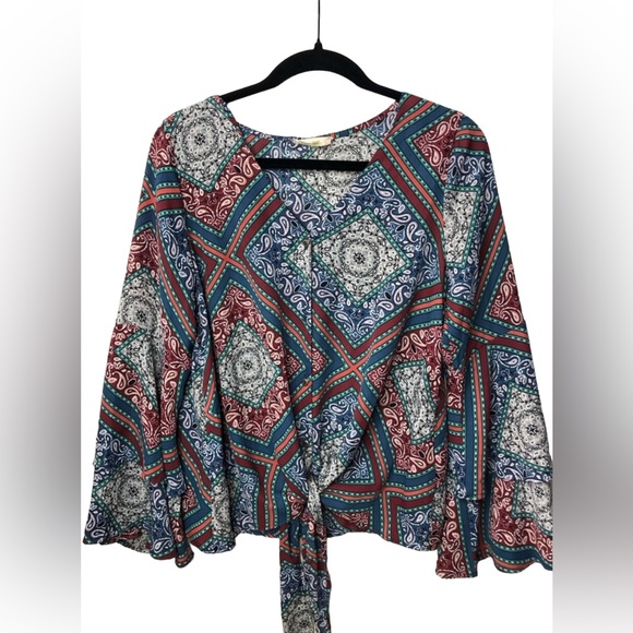 Altar’d State Paisley Printed Button Down Tie Front Top Size Medium - Picture 1 of 8